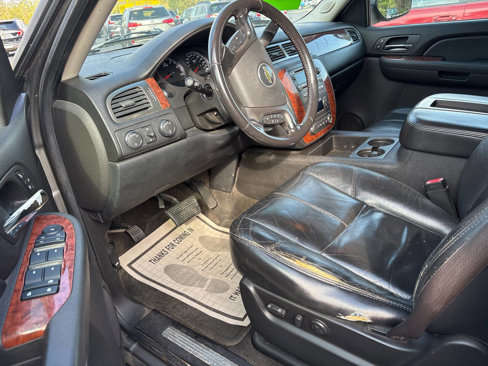 Used 2007 Chevrolet Suburban LTZ w/ LTZ Preferred Equipment Group image 6