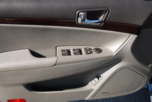 Used 2010 Hyundai Sonata Limited image 9