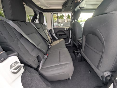 Used 2020 Jeep Wrangler Unlimited Sahara image 6