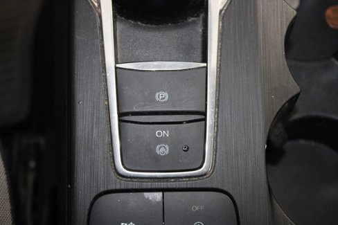 Used 2020 Ford Escape SE image 29