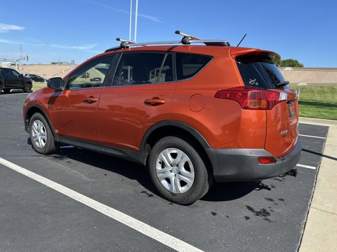 Used 2015 Toyota RAV4 LE image 8