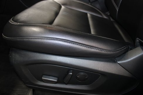 Used 2022 Ford Explorer XLT w/ Equipment Group 202A image 14