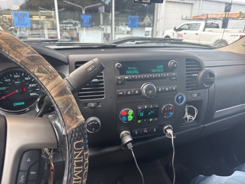 Used 2013 GMC Sierra 1500 SLE w/ Power Tech Package image 2