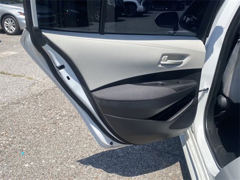 Used 2022 Toyota Corolla LE w/ Carpet Mat Package (TMS) image 15