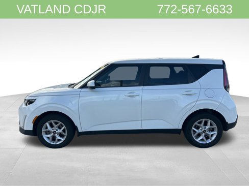 Used 2023 Kia Soul LX w/ LX Technology Package image 6