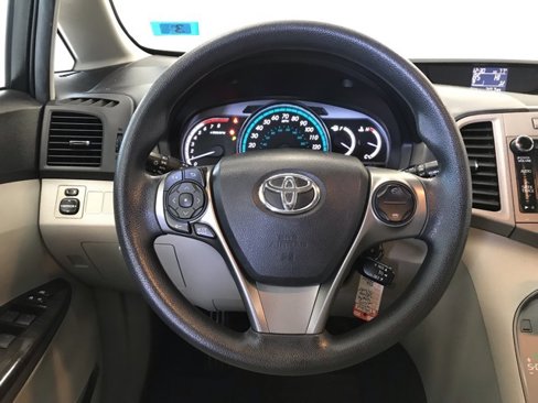 Used 2014 Toyota Venza LE image 19