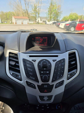 Used 2013 Ford Fiesta SE image 12
