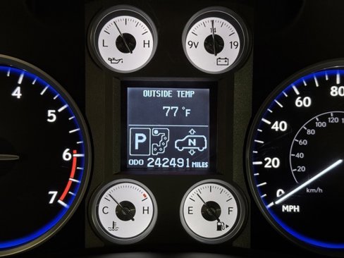 Used 2011 Lexus LX 570 4WD image 19