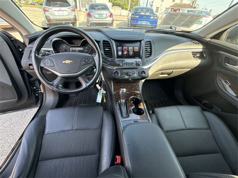 Used 2015 Chevrolet Impala LT w/ Convenience Package image 18