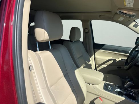 Certified 2020 Jeep Grand Cherokee Limited w/ Luxury Group II image 14