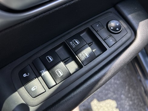Used 2021 Chrysler Pacifica Touring w/ S Appearance Package image 21