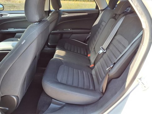 Used 2019 Ford Fusion SE image 27