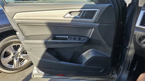 Used 2018 Volkswagen Atlas SE image 28