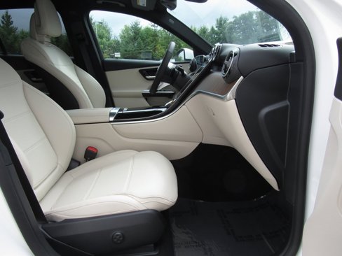 New 2025 Mercedes-Benz GLC 300 4MATIC image 18