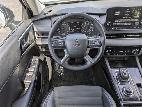 Used 2022 Mitsubishi Outlander SE image 17