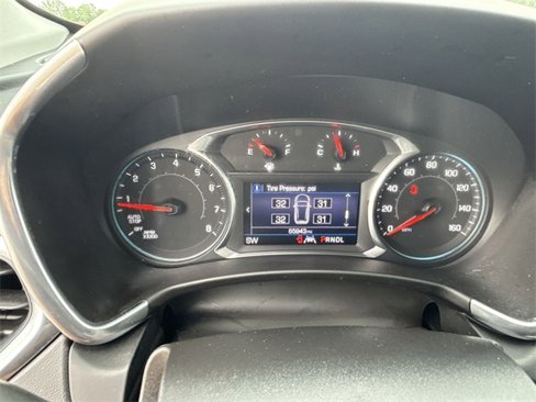 Used 2020 Chevrolet Equinox LT w/ Driver Convenience Package image 22