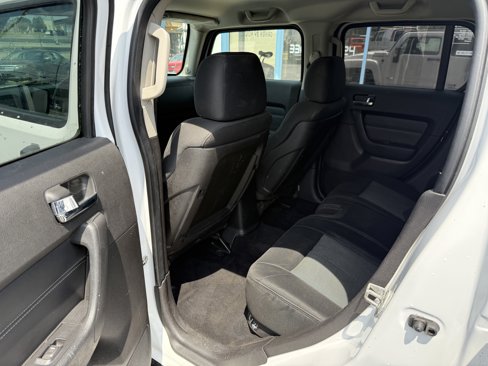 Used 2009 HUMMER H3 image 17