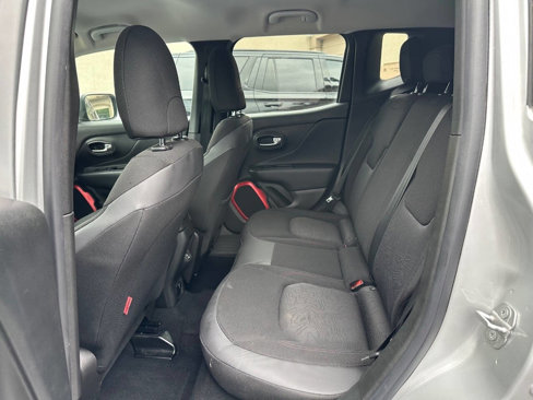 Used 2018 Jeep Renegade Trailhawk w/ UConnect 8.4 Nav Group image 12