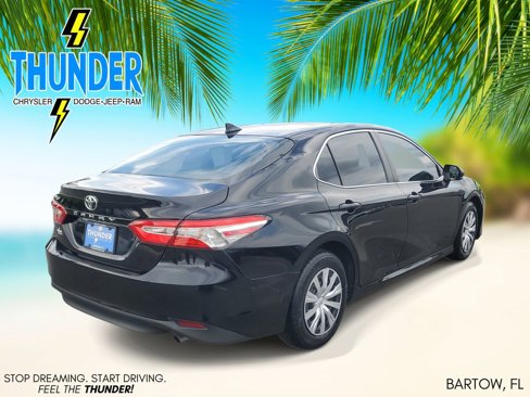 Used 2020 Toyota Camry L image 4
