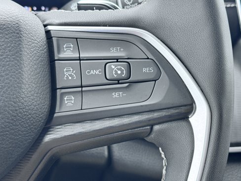 Certified 2024 Jeep Grand Cherokee L Laredo image 35