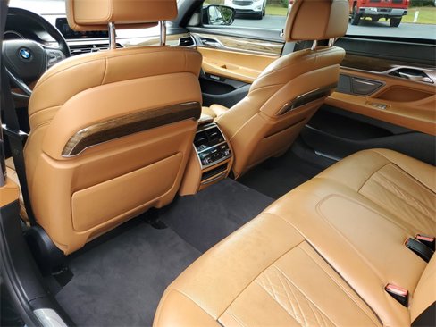Used 2016 BMW 740i image 12