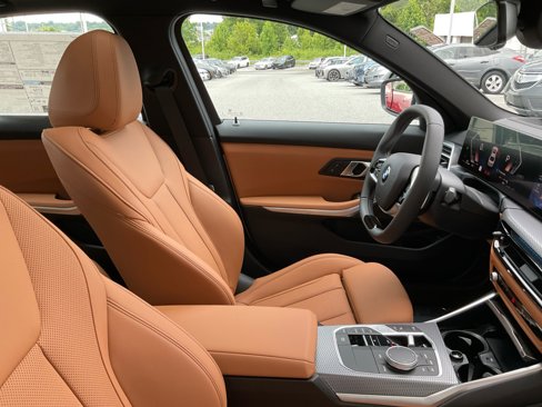 New 2025 BMW 330i Sedan w/ Premium Package image 30