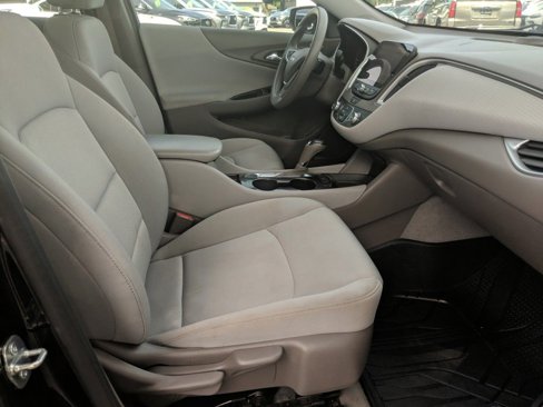 Used 2019 Chevrolet Malibu LS image 34