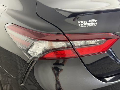 Used 2021 Toyota Camry SE image 8