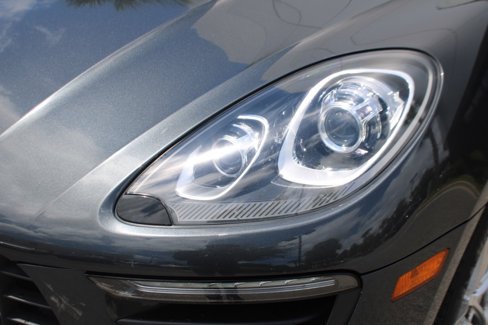 Certified 2018 Porsche Macan image 9