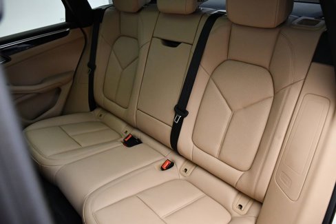Certified 2023 Porsche Macan image 45
