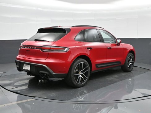 Used 2025 Porsche Macan image 6