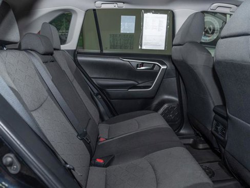 Used 2022 Toyota RAV4 XLE image 21