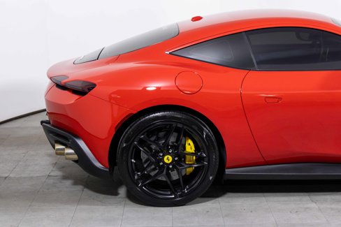 Used 2021 Ferrari Roma image 11