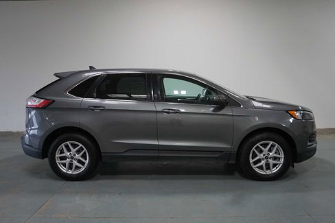 Used 2023 Ford Edge SEL image 4