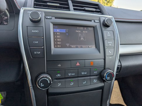 Used 2017 Toyota Camry SE image 17