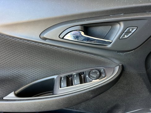 Used 2022 Chevrolet Malibu LT image 11