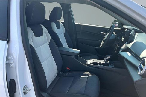 Used 2025 Chevrolet Trax LS image 19