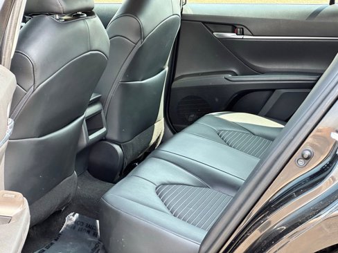 Used 2022 Toyota Camry SE image 10