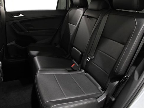 Used 2020 Volkswagen Tiguan SEL image 19