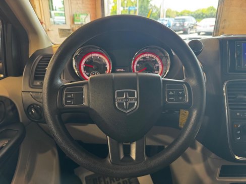 Used 2019 Dodge Grand Caravan SE image 18