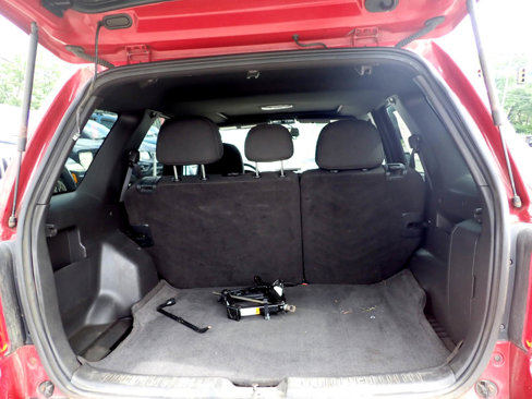 Used 2010 Ford Escape XLT image 12
