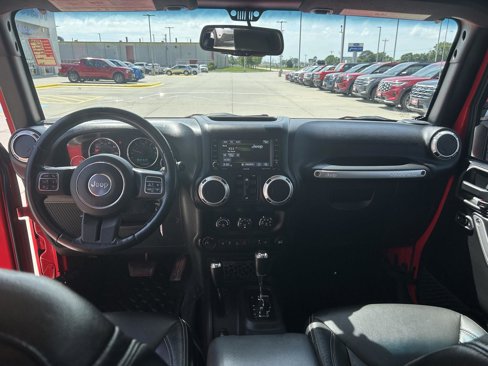 Used 2015 Jeep Wrangler Unlimited Sahara w/ Connectivity Group image 19