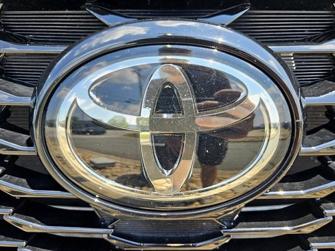 Used 2022 Toyota Highlander XSE image 28