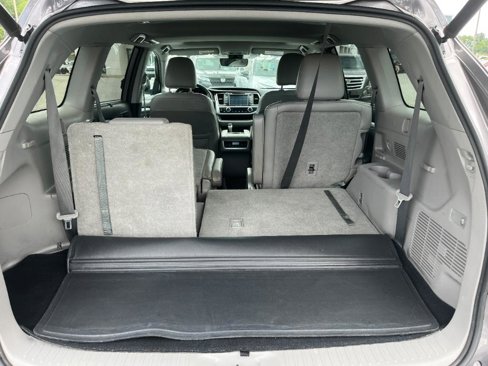 Used 2019 Toyota Highlander XLE image 22