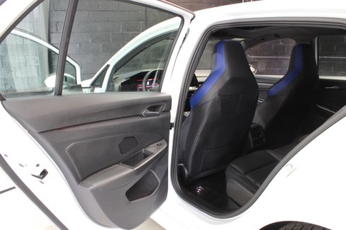 Used 2022 Volkswagen Golf R image 33