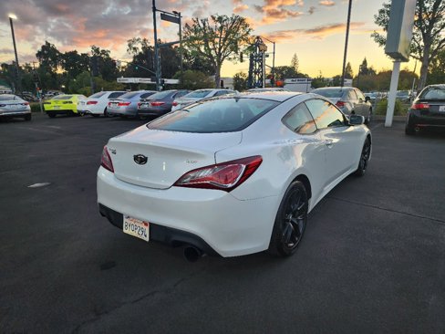 Used 2013 Hyundai Genesis 2.0T image 5