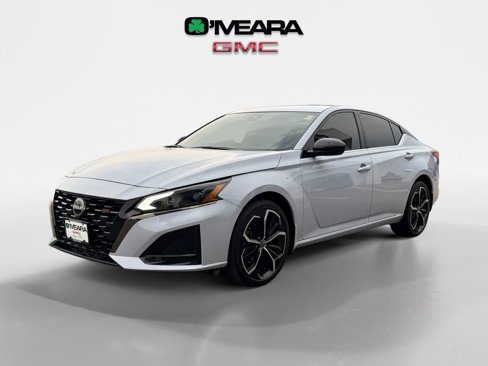 Used 2023 Nissan Altima 2.5 SR image 1