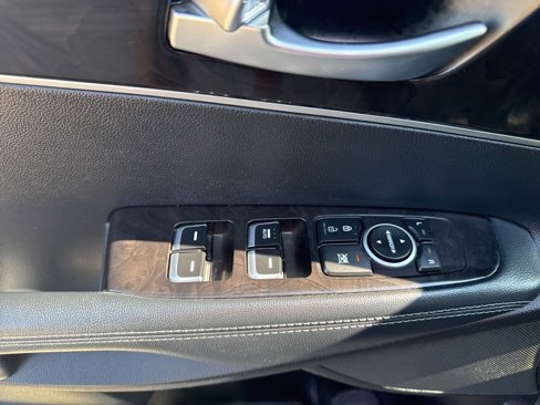 Used 2017 Kia Sorento LX w/ LX V6 Convenience Package image 11