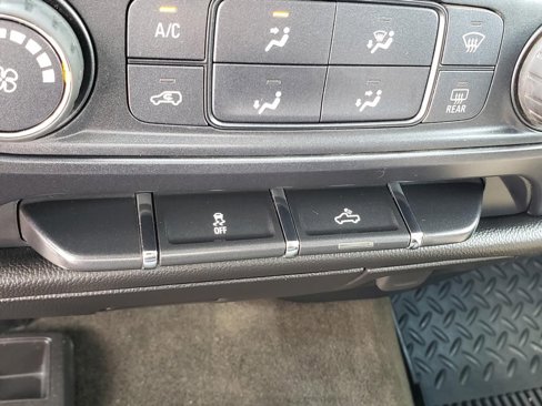 Used 2017 Chevrolet Silverado 1500 Custom w/ Custom Convenience Package image 29