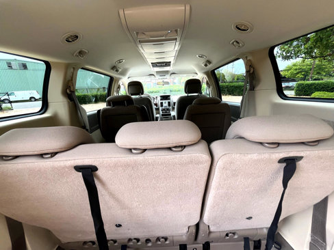 Used 2010 Chrysler Town & Country Touring image 44